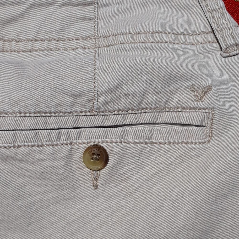 American Eagle Khaki Shorts - Picture 3 of 5